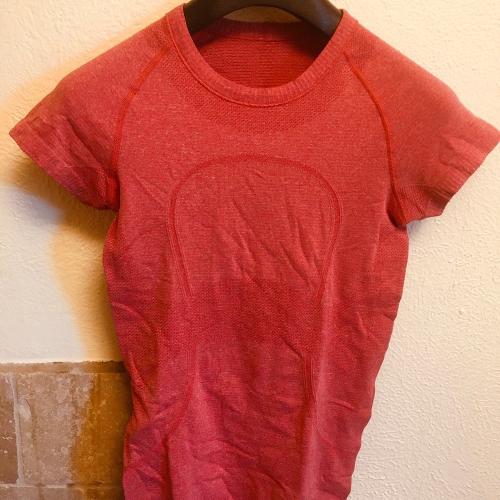 Lululemon shirt (Coral color)